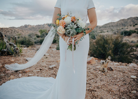 Folksy Joshua Tree wedding with the ultimate desert color palette