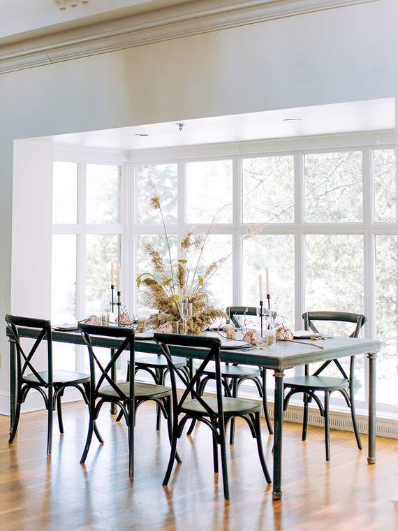 Black and white wedding ideas inspired by Greek Mythology