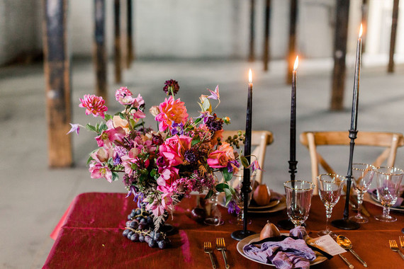 Bright moody spring wedding inspo with a dramatic floral curtain