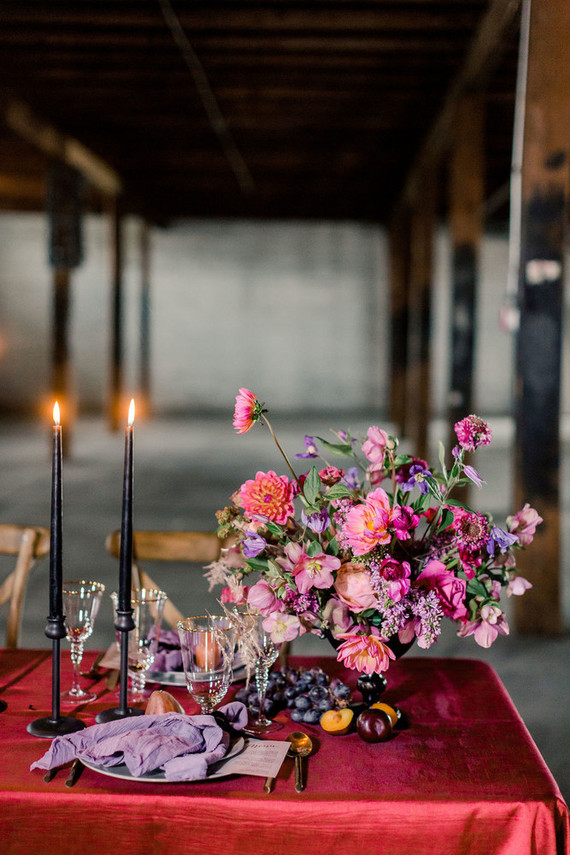 Bright moody spring wedding inspo with a dramatic floral curtain