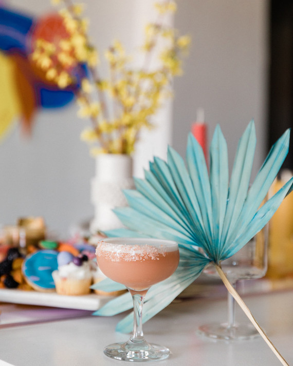 Modern spring tablescape ideas plus 3 spring cocktails