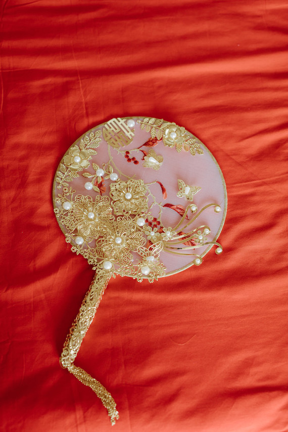 Tropical fall wedding in Thailand with rust and peachy accents