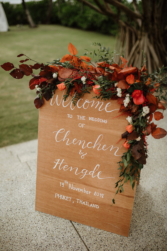 Tropical fall wedding in Thailand with rust and peachy accents