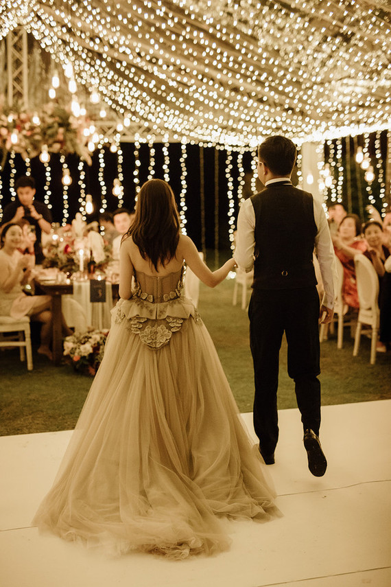 Tropical fall wedding in Thailand with rust and peachy accents