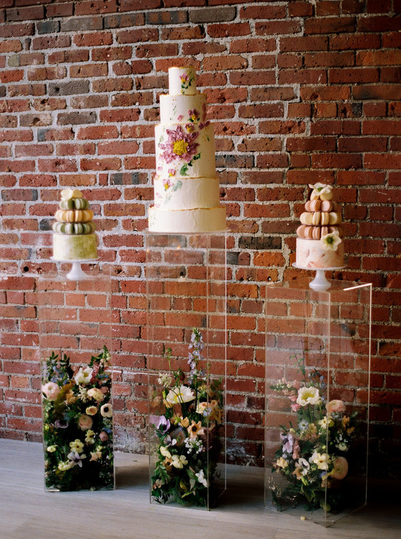 Modern wedding cakes