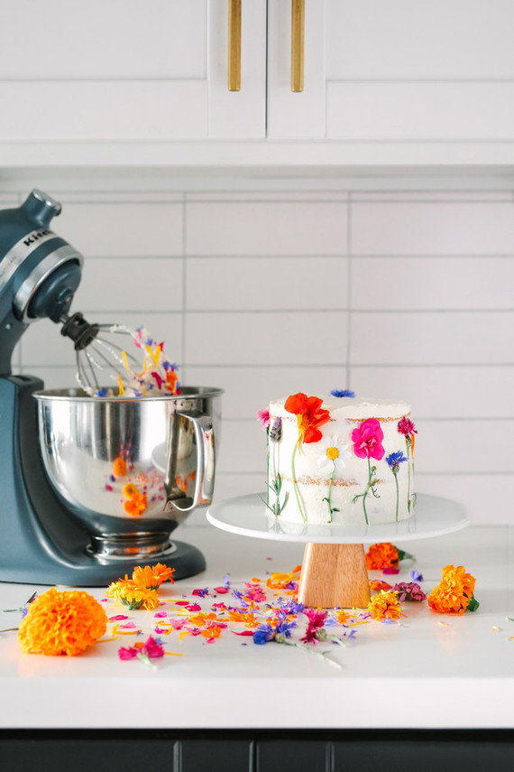 Edible floral cake