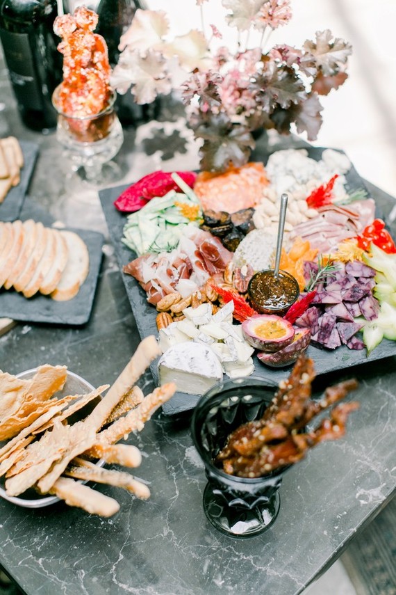 Game of Thrones wedding vibes in this darkly elegant dinner party