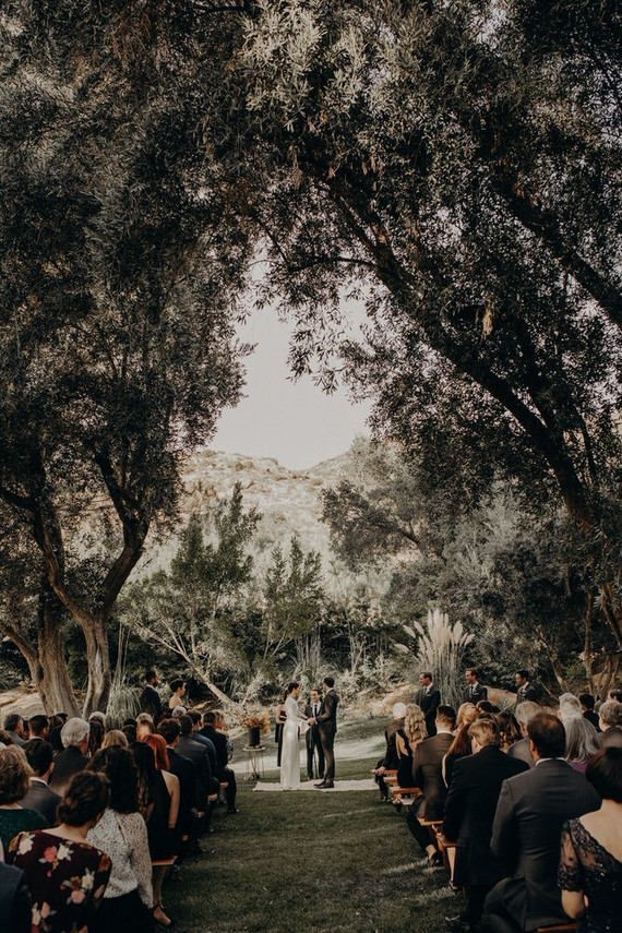 Minimal modern fall wedding at Hummingbird Nest Ranch with ALL dried flowers