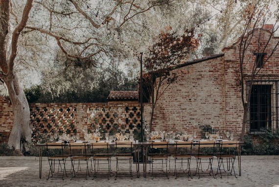 Minimal modern fall wedding at Hummingbird Nest Ranch with ALL dried flowers