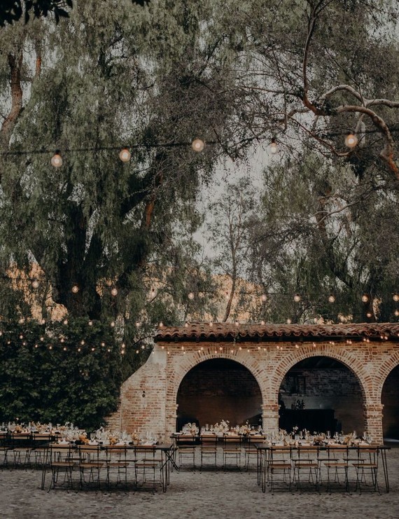 Minimal modern fall wedding at Hummingbird Nest Ranch with ALL dried flowers