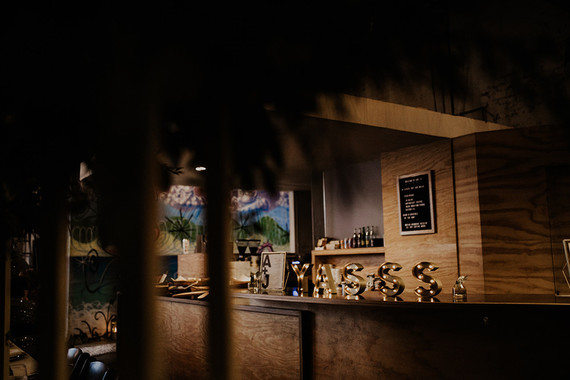 industrial modern wedding at the Museum of Contemporary Art Detroit