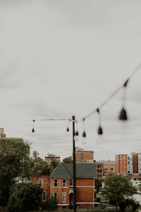 industrial modern wedding at the Museum of Contemporary Art Detroit