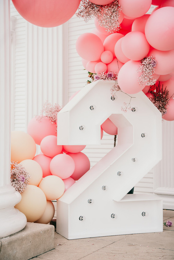 Balloon installation for kids birthday Inspiration