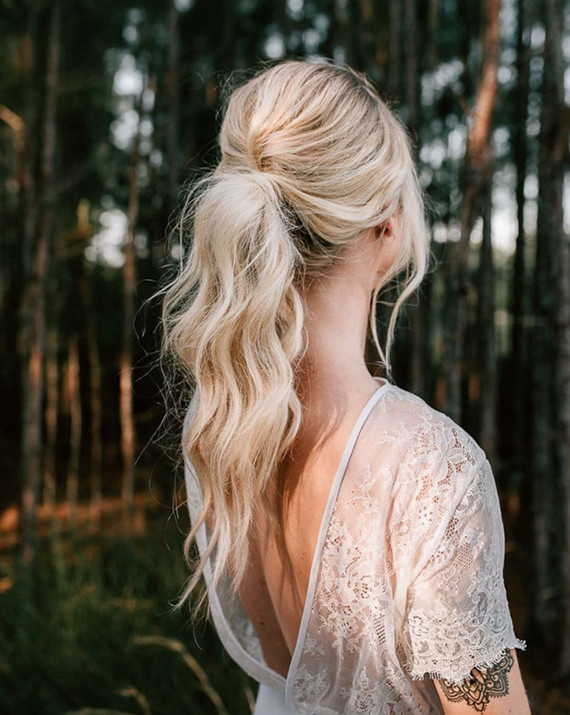 Bridal pony tail