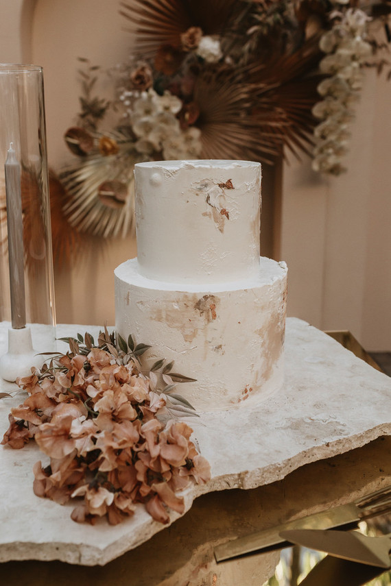 Earth tone wedding cake