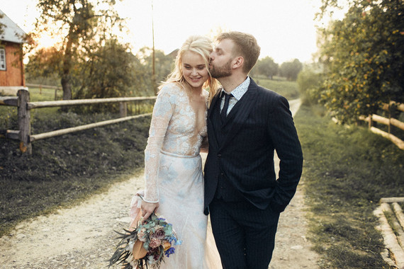 Rustic summer barn wedding