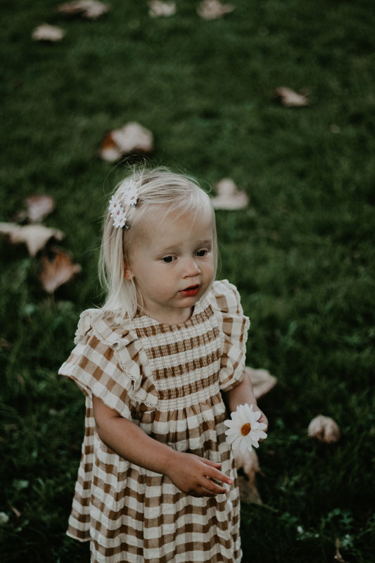 Quincy Maeâ€™s daisy inspired 2nd birthday from Kelli Murray