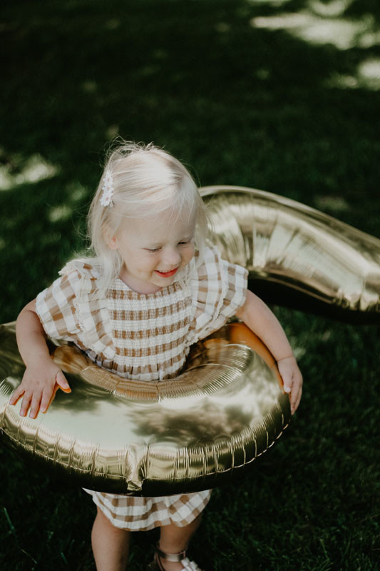 Quincy Maeâ€™s daisy inspired 2nd birthday from Kelli Murray Inspiration