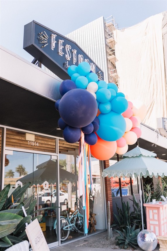 Balloon garland