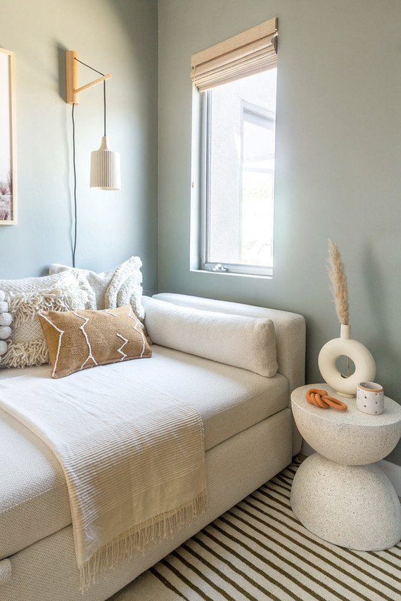 modern guest bedroom