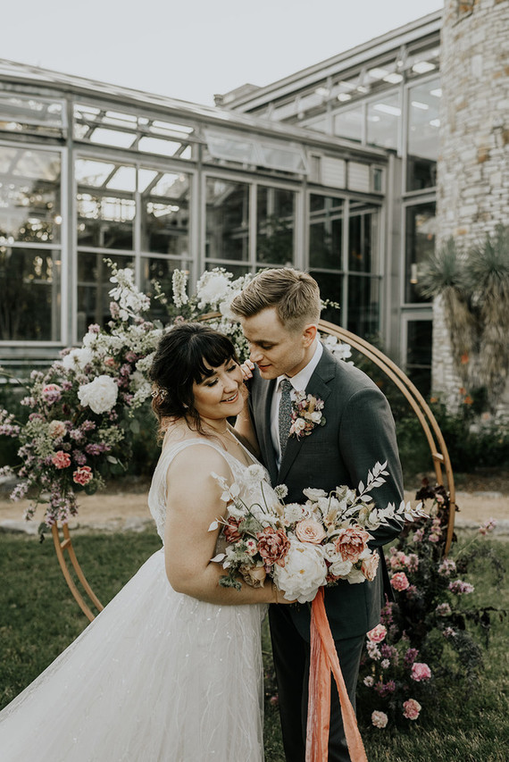 Romantic Austin greenhouse wedding Inspiration