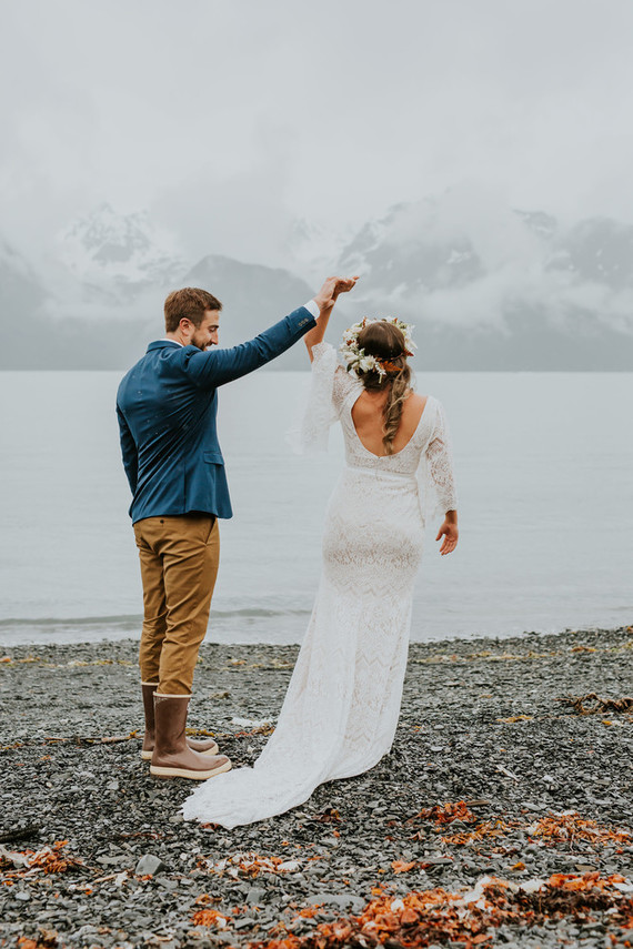 Rainy day Alaska wedding for The Bus & Us Inspiration