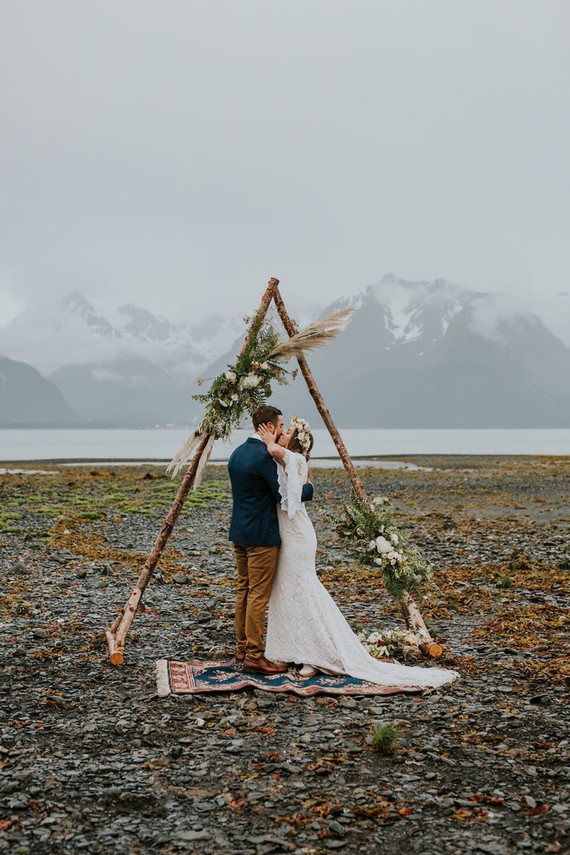 Rainy day Alaska wedding for The Bus & Us Inspiration