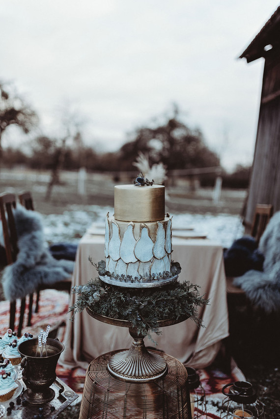 Gold wedding cake