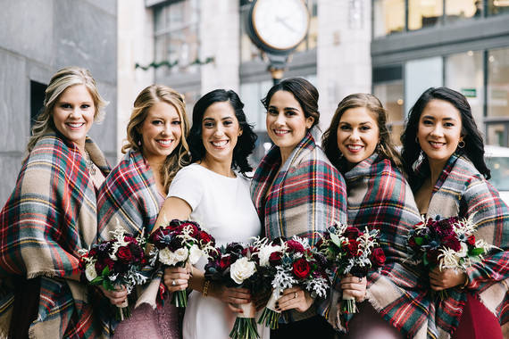 A wintery library wedding with the most magical reception / George Peabody Library