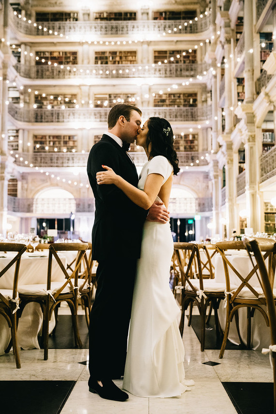 A wintery library wedding with the most magical reception / George Peabody Library Inspiration