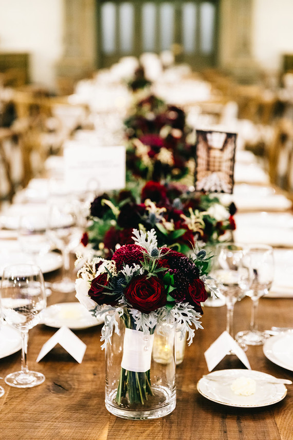 A wintery library wedding with the most magical reception / George Peabody Library