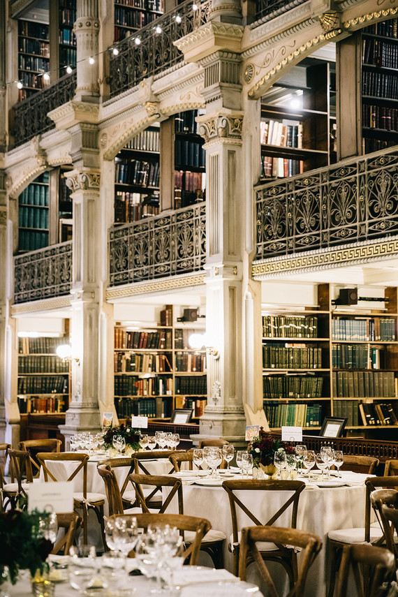 A wintery library wedding with the most magical reception / George Peabody Library Inspiration
