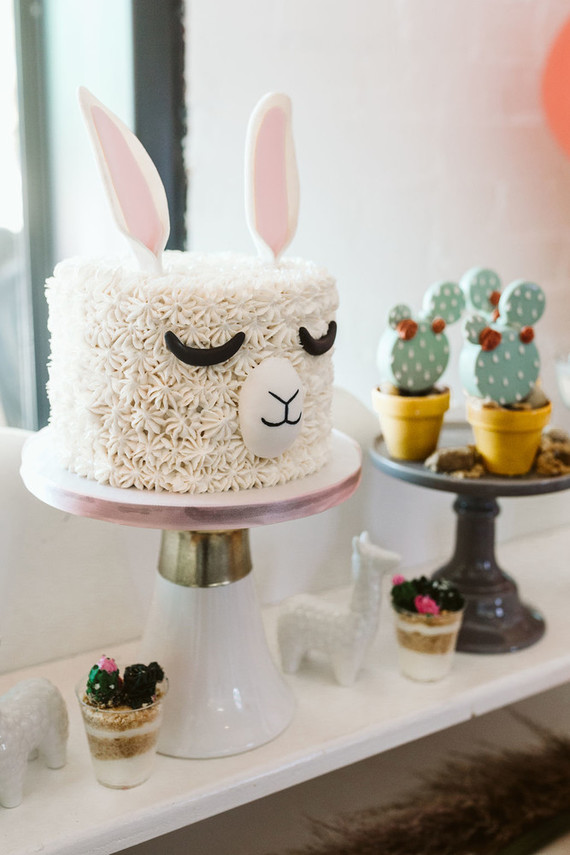 llama cake