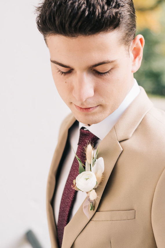 Fall groom's fashion