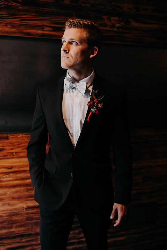 Fall groom's fashion