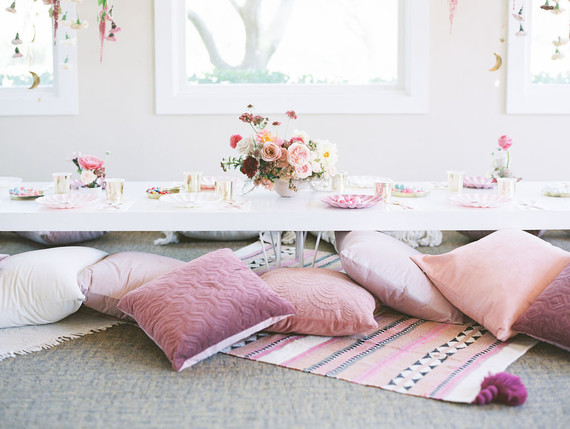 Low table lounge for party Inspiration