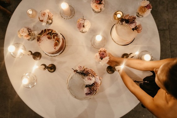 romantic cake table