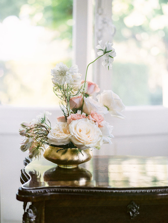 Minimalist floral arrangement