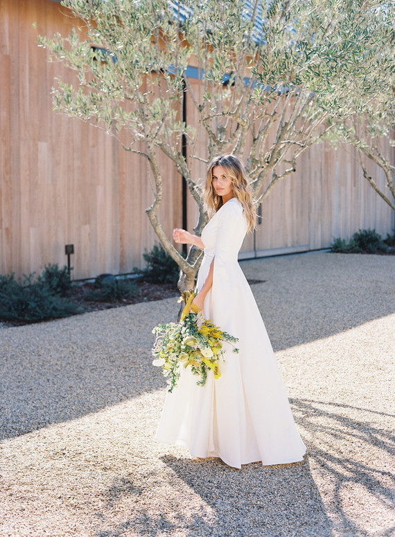 elegant modern bride