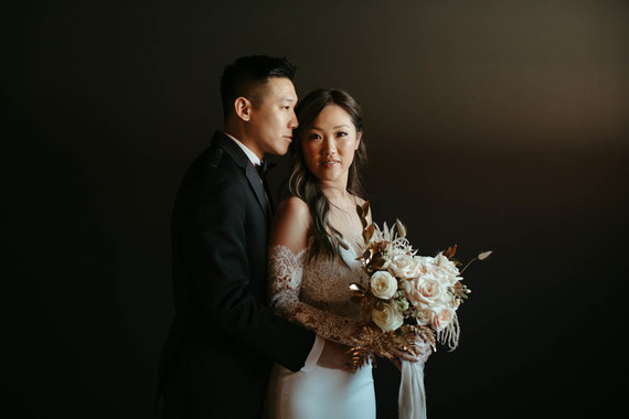 modern Smoky Hollows wedding