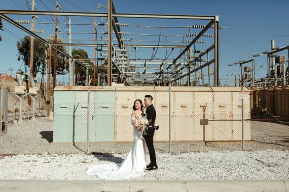 modern Smoky Hollows wedding