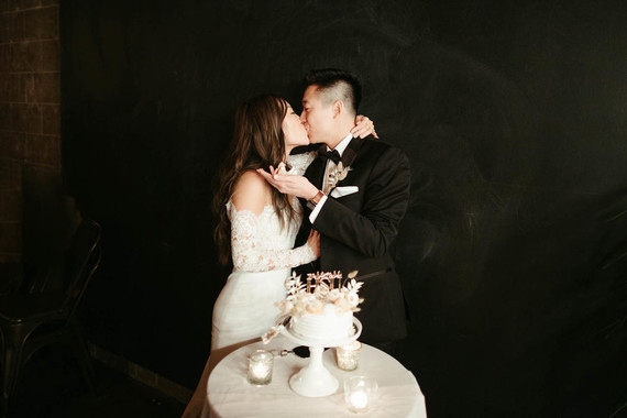 wedding cake cutting