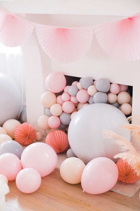 balloon fireplace decoration