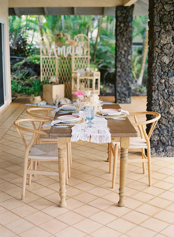 pink + blue tablescape