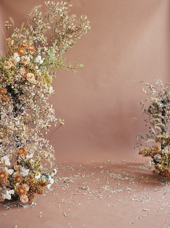 modern, minimal fall ceremony arch