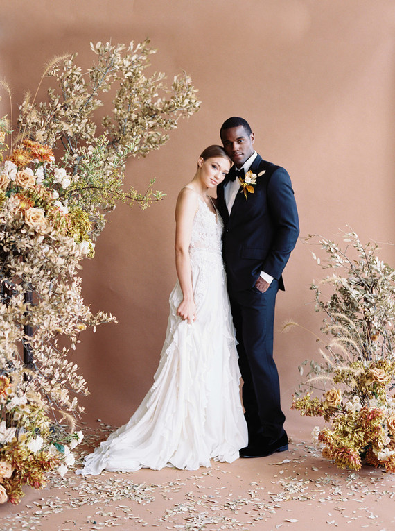 modern, minimal fall ceremony arch