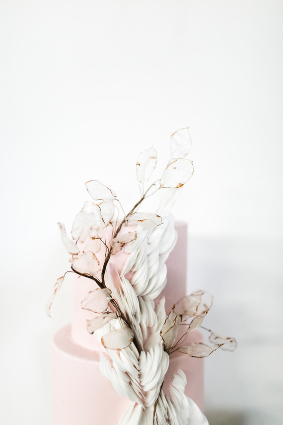 dried flower wedding cake