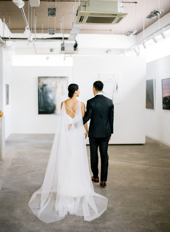 How to style a modern art gallery wedding