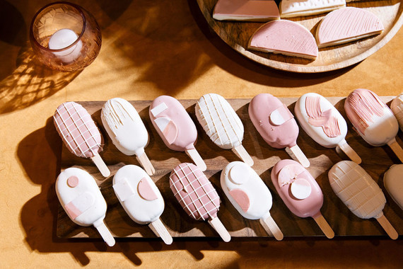 mauve wedding desserts