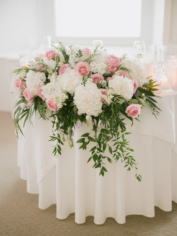 floral sweetheart table